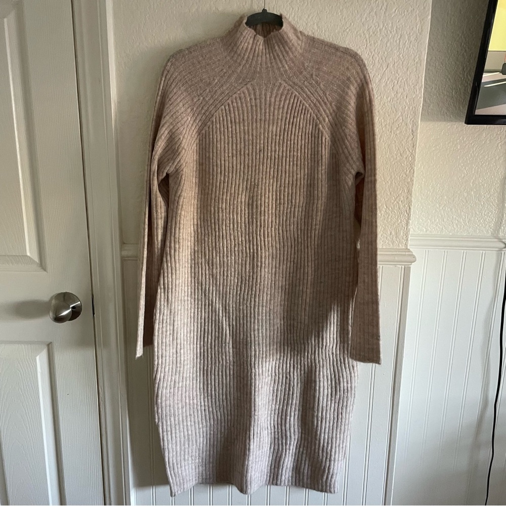Elegant Long Sleeve Ribbed Dress in Cream